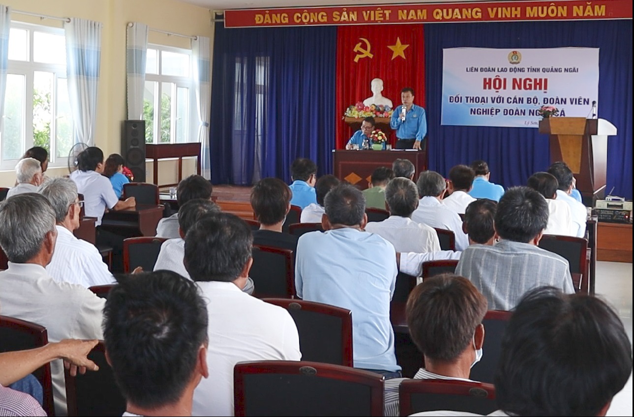 LĐLĐ tỉnh, huyện tổ chức hội nghị đối thoại với ngư dân Nghiệp đoàn Nghề cá An Vĩnh và An Hải