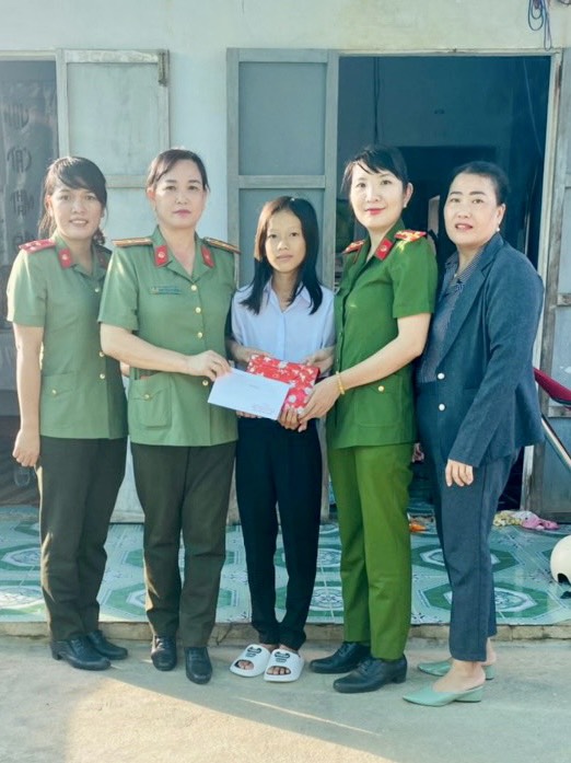 Hội Phụ nữ Công an huyện Lý Sơn: Lan tỏa yêu thương