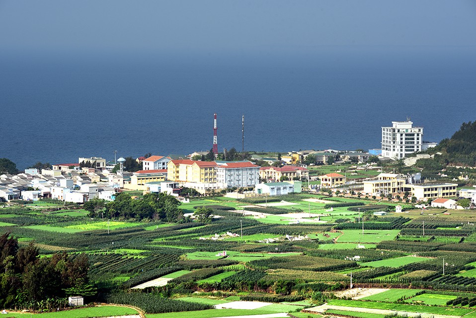 Huyện đảo Lý Sơn - phát triển toàn diện sau 30 năm thành lập