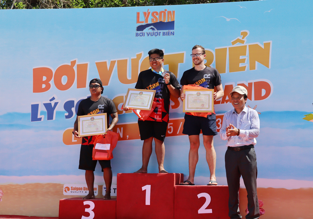 Gần 250 vận động viên tranh tài Giải Bơi vượt biển Lý Sơn