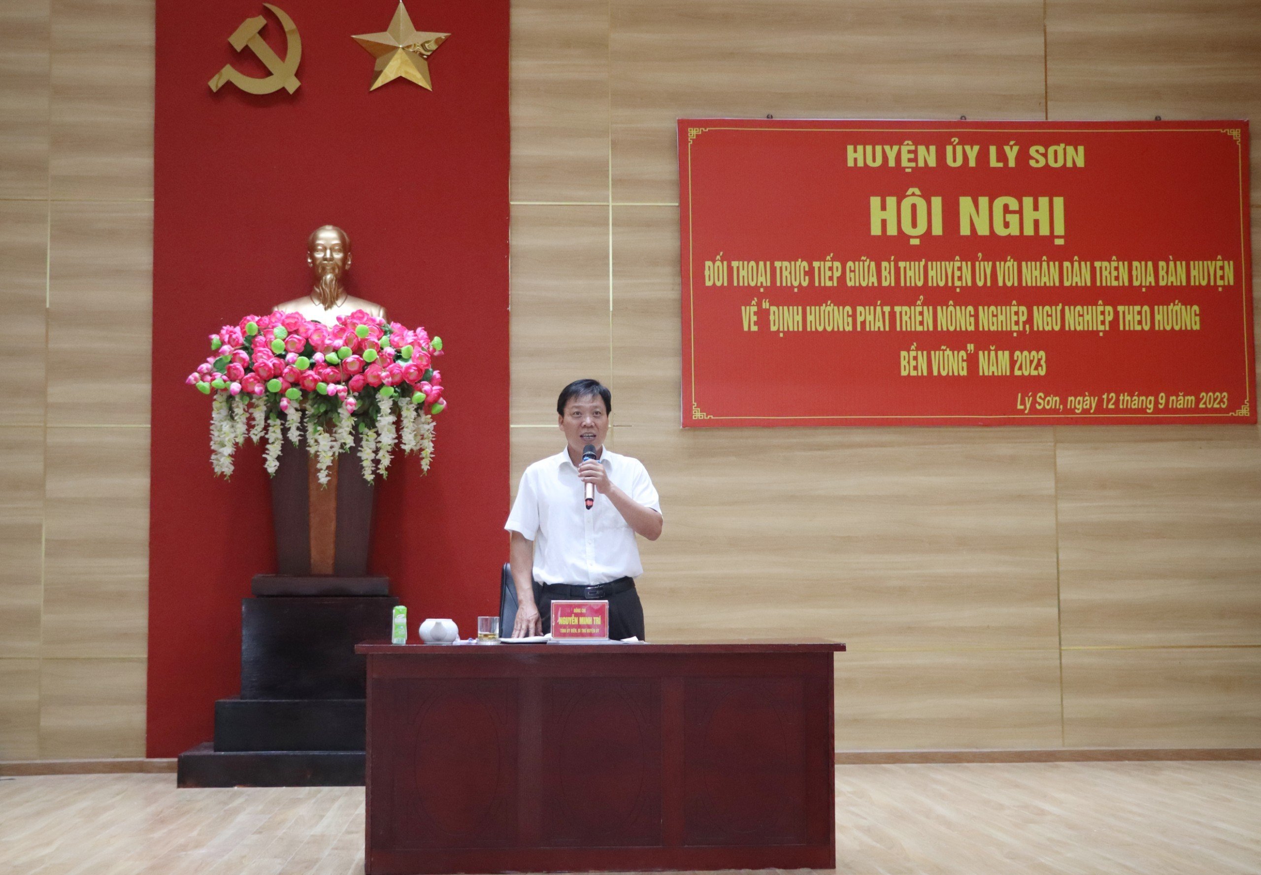 Bí thư Huyện ủy Lý Sơn đối thoại với nhân dân về “Định hướng phát triển nông nghiệp, ngư nghiệp theo hướng bền vững”
