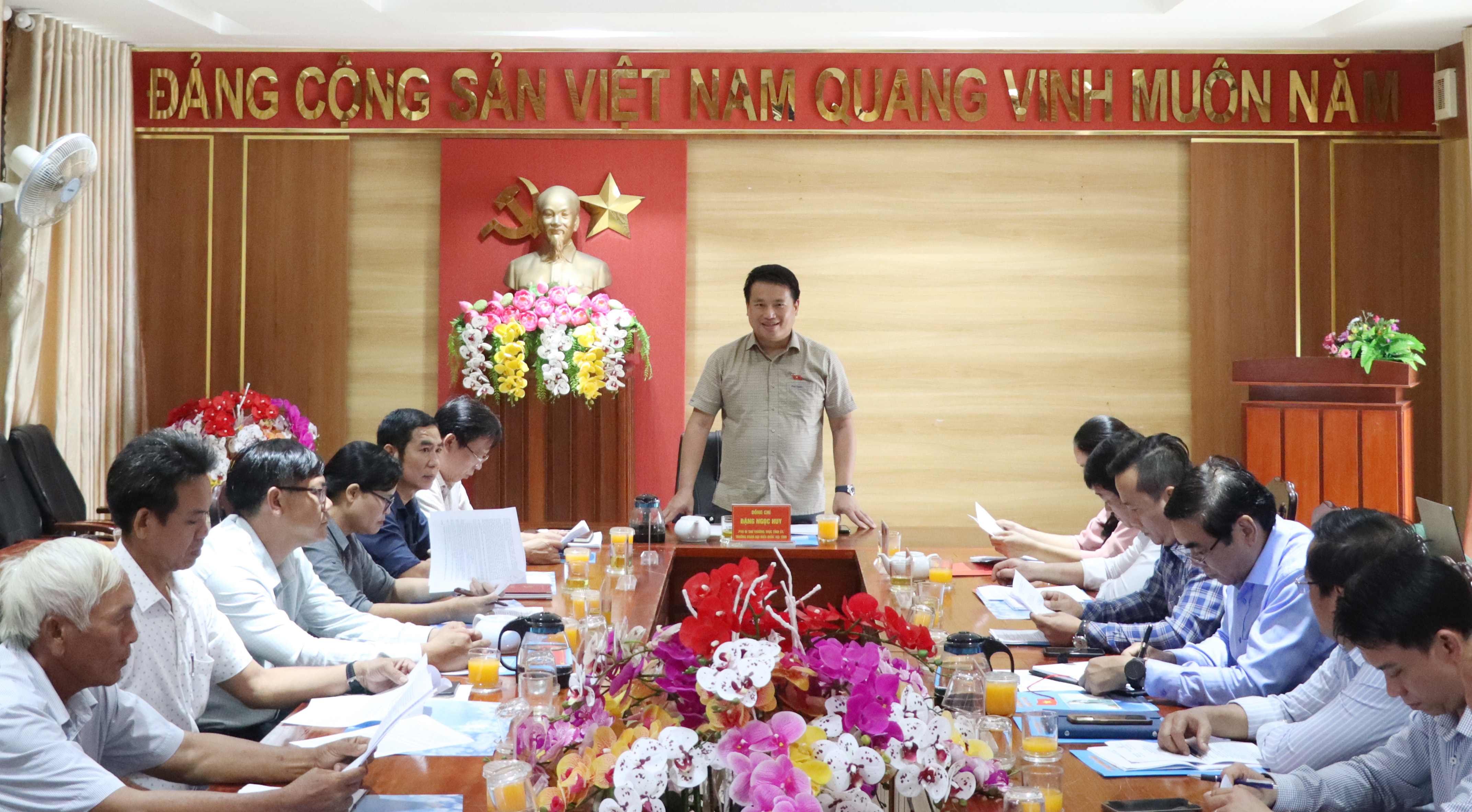 Đoàn khảo sát của Đoàn ĐBQH tỉnh khảo sát tình hình ô nhiễm và xử lý chất thải rắn sinh hoạt huyện Lý Sơn