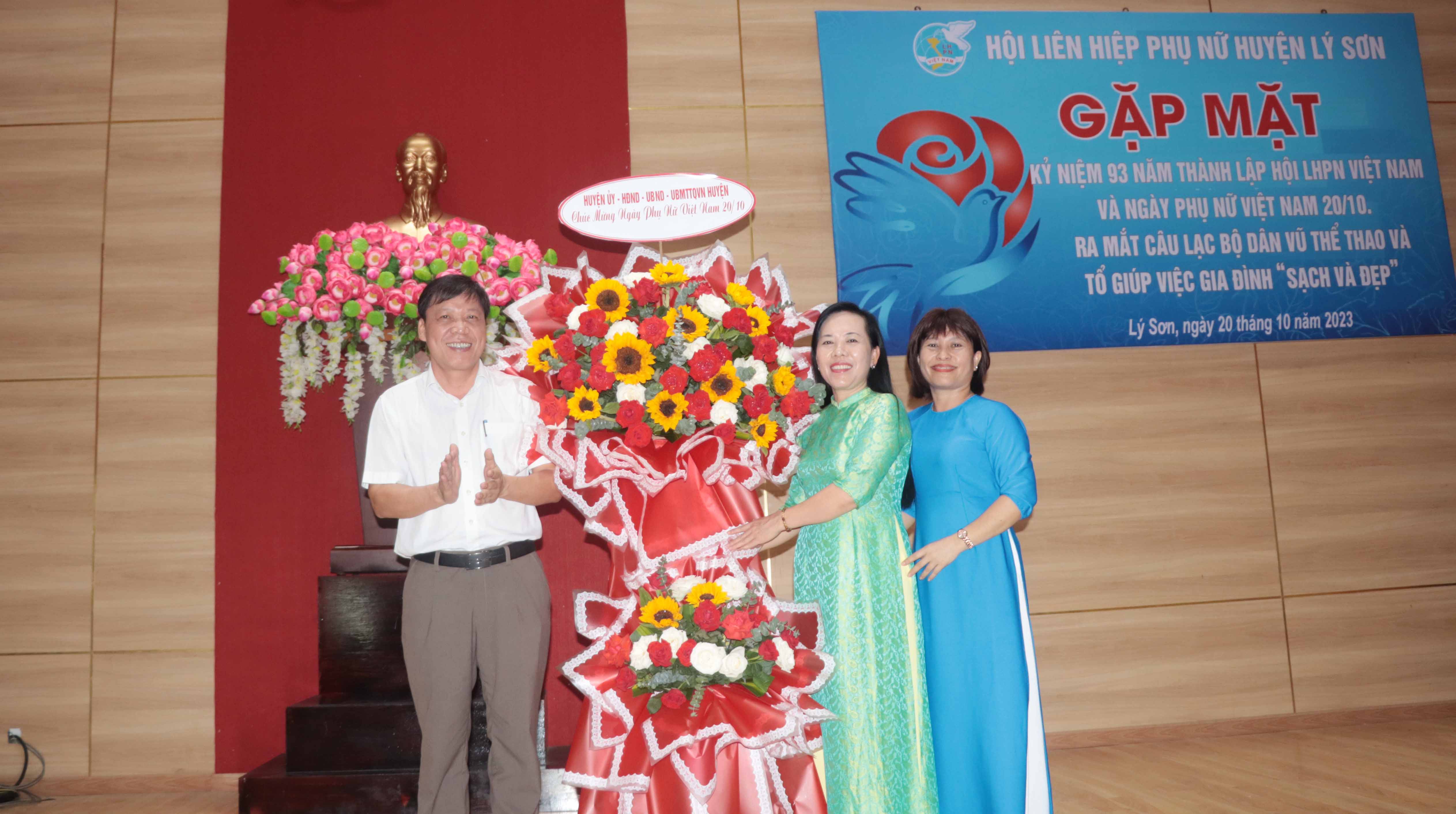 Lý Sơn gặp mặt kỷ niệm 93 năm Ngày thành lập Hội LHPN Việt Nam