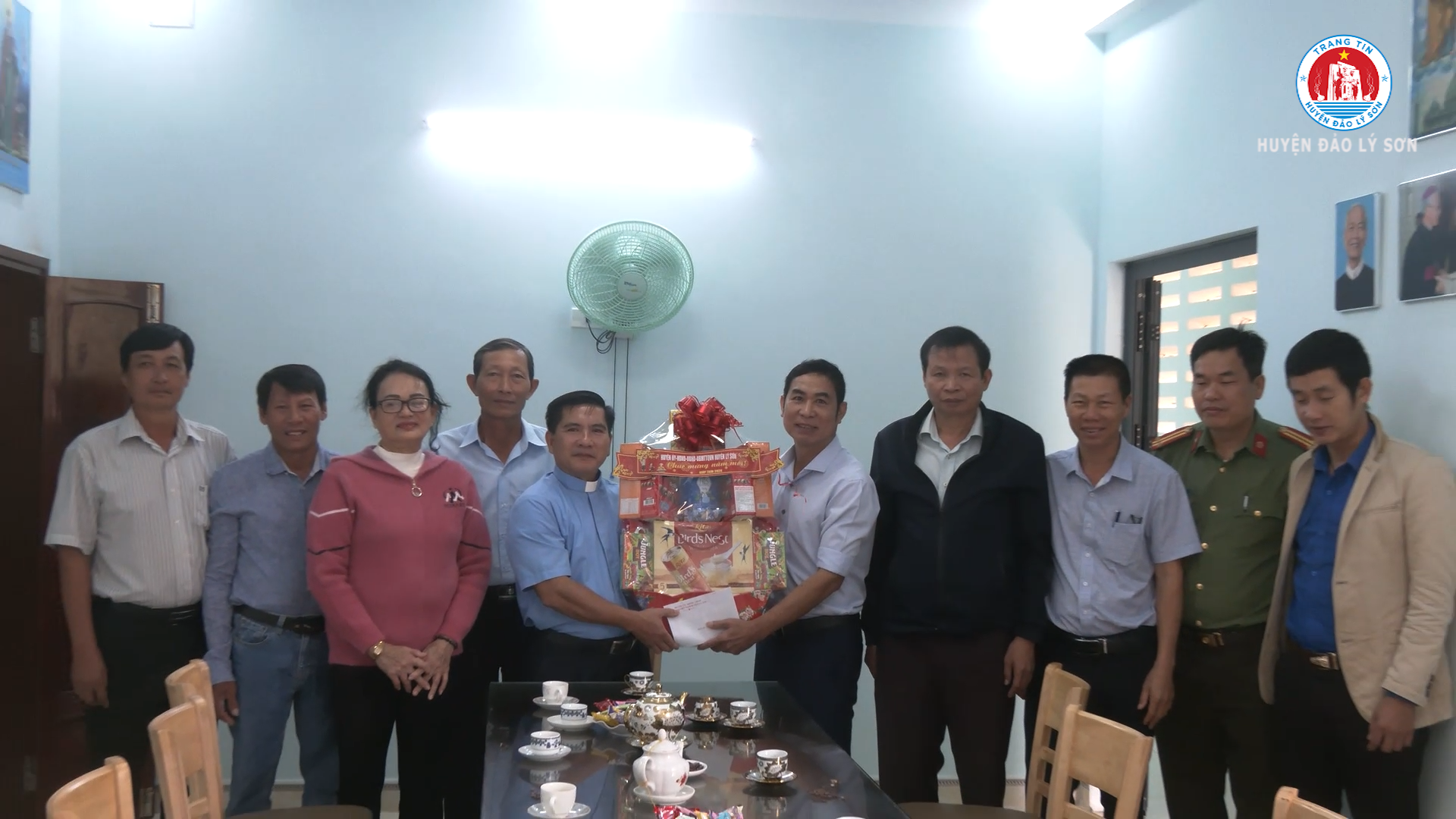 Thăm, tặng quà các cơ sở tôn giáo trên địa bàn huyện nhân dịp Tết Giáp Thìn 2024