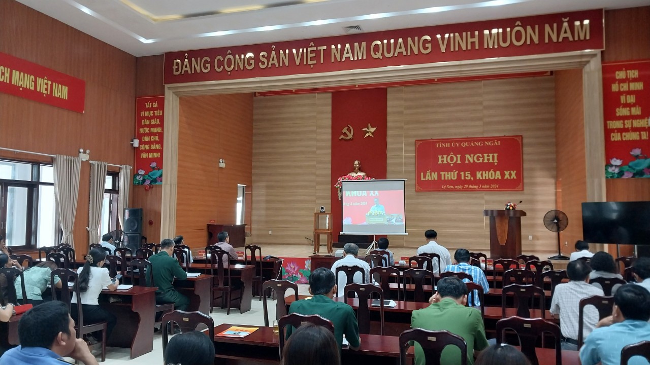 Lý Sơn tham dự Hội nghị trực tuyến Hội nghị Tỉnh uỷ lần thứ 15