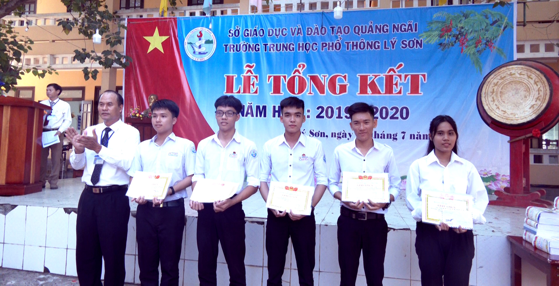 Trường THPT Lý Sơn tổng kết năm học 2019 – 2020