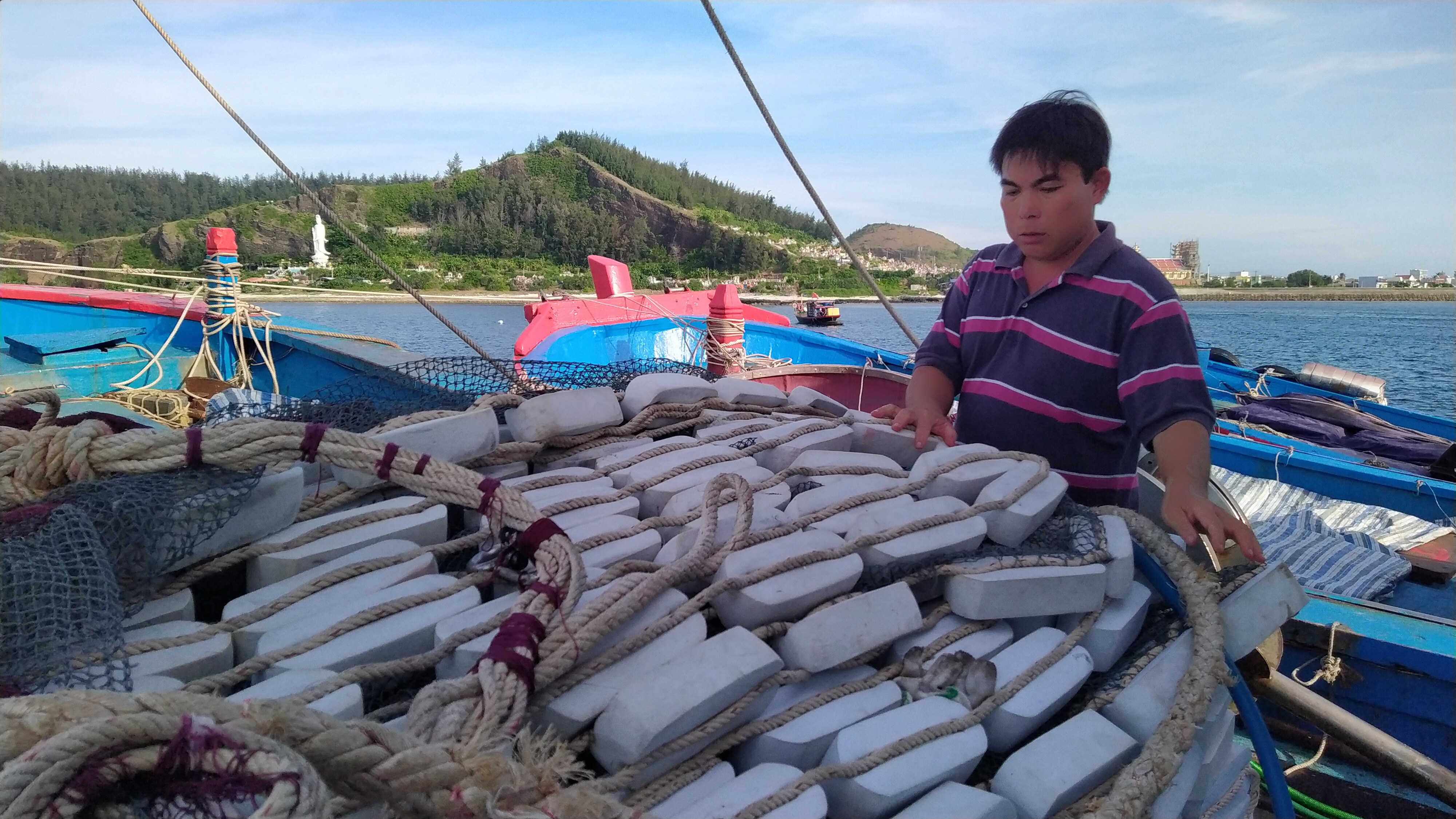 Ngư dân Lý Sơn: Không ngừng ứng dụng tiến bộ khoa học kỹ thuật vào đánh bắt xa bờ