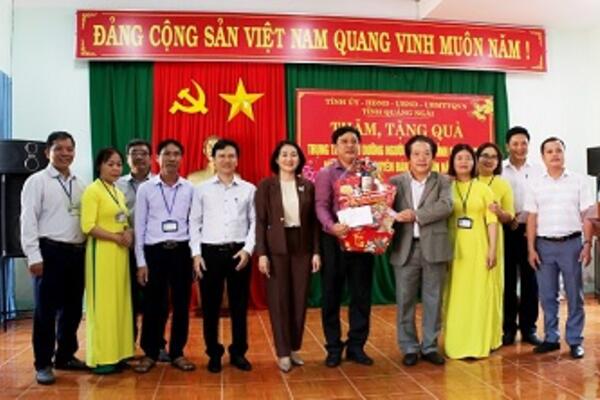 Phó Chủ tịch UBND tỉnh Võ Phiên thăm, chúc Tết Trung tâm Điều dưỡng người có công tỉnh