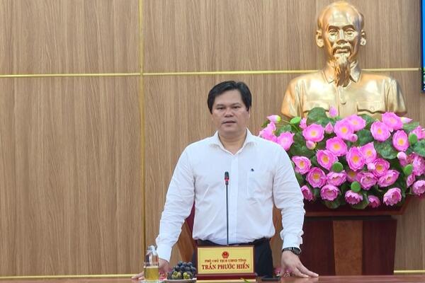 Phó Chủ tịch UBND tỉnh Trần Phước Hiền làm việc với Sở Giao thông vận tải