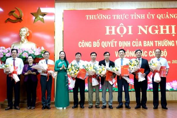 Tỉnh ủy Quảng Ngãi công bố Quyết định của Ban Thường vụ Tỉnh ủy về công tác cán bộ