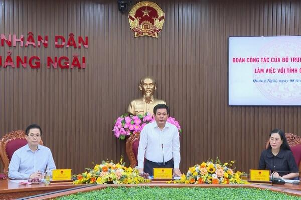 Bộ trưởng Bộ Công Thương Nguyễn Hồng Diên: “Quảng Ngãi khẩn trương triển khai các Quy hoạch ngành quốc gia để tạo dư địa mới cho tỉnh”
