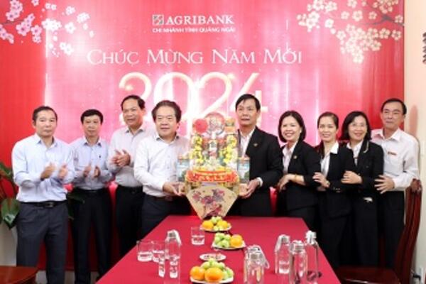Phó Chủ tịch UBND tỉnh Võ Phiên thăm, chúc Tết các Ngân hàng, đơn vị trên địa bàn tỉnh