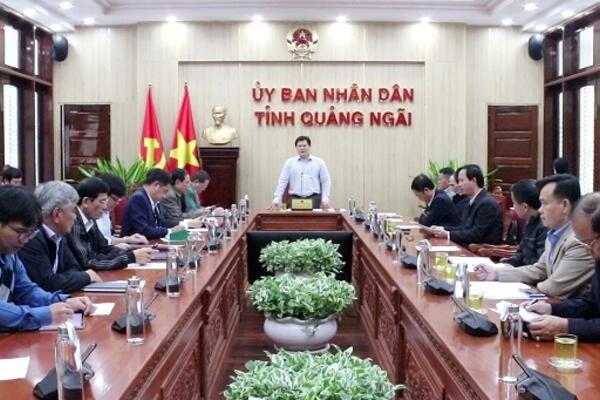 UBND tỉnh họp nghe báo cáo công tác xử lý rác thải sinh hoạt và đảm bảo cung cấp điện trước, trong và sau Tết Nguyên đán Giáp Thìn
