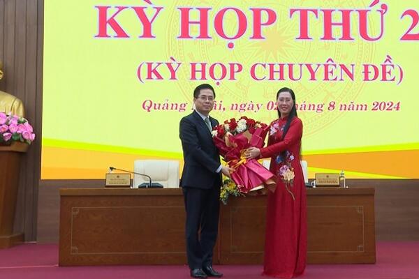 Đồng chí Nguyễn Hoàng Giang được bầu giữ chức Chủ tịch UBND tỉnh Quảng Ngãi