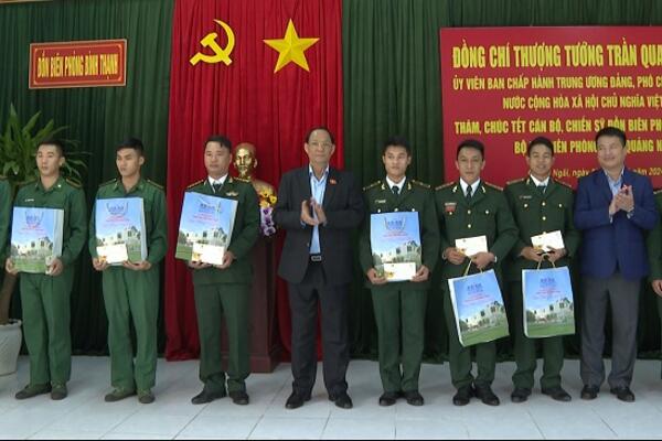 Phó Chủ tịch Quốc hội Trần Phương thăm, tặng quà và chúc Tết tại Quảng Ngãi