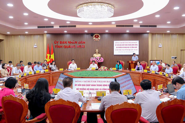 Đoàn công tác của Bộ Khoa học và Công nghệ làm việc tại tỉnh Quảng Ngãi