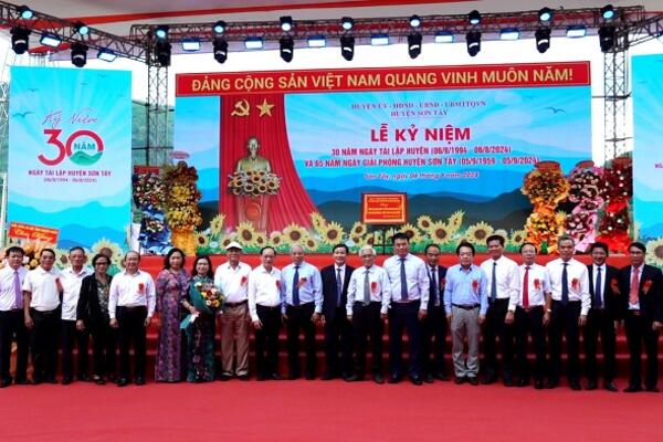 Sơn Tây kỷ niệm 30 năm Ngày tái lập huyện 06/8/1994-06/8/2024