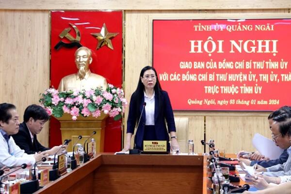 Bí thư Tỉnh ủy giao ban với Bí thư Huyện ủy, Thị ủy, Thành ủy
