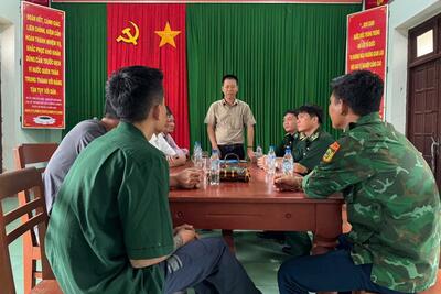 Lãnh đạo huyện kịp thời thăm hỏi, động viên ngư dân gặp nạn trên biển
