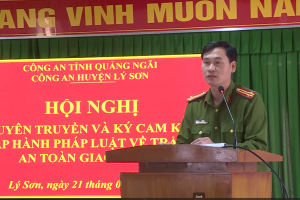 CÔNG AN HUYỆN LÝ SƠN TỔ CHỨC HỘI NGHỊ TUYÊN TRUYỀN VÀ KÝ CAM KẾT CHẤP HÀNH PHÁP LUẬT VỀ  TRẬT TỰ, AN TOÀN GIAO THÔNG