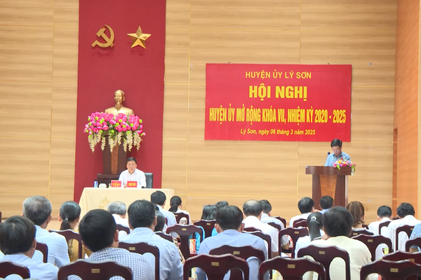 LÝ SƠN TỔ CHỨC HỘI NGHỊ BAN CHẤP HÀNH ĐẢNG BỘ HUYỆN MỞ RỘNG