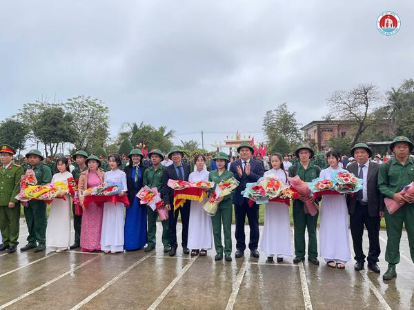 47 THANH NIÊN LÝ SƠN LÊN ĐƯỜNG NHẬP NGŨ BẢO VỆ TỔ QUỐC